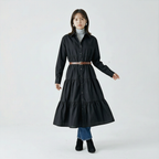ゆったりシルエットの前開きティアードロングワンピース