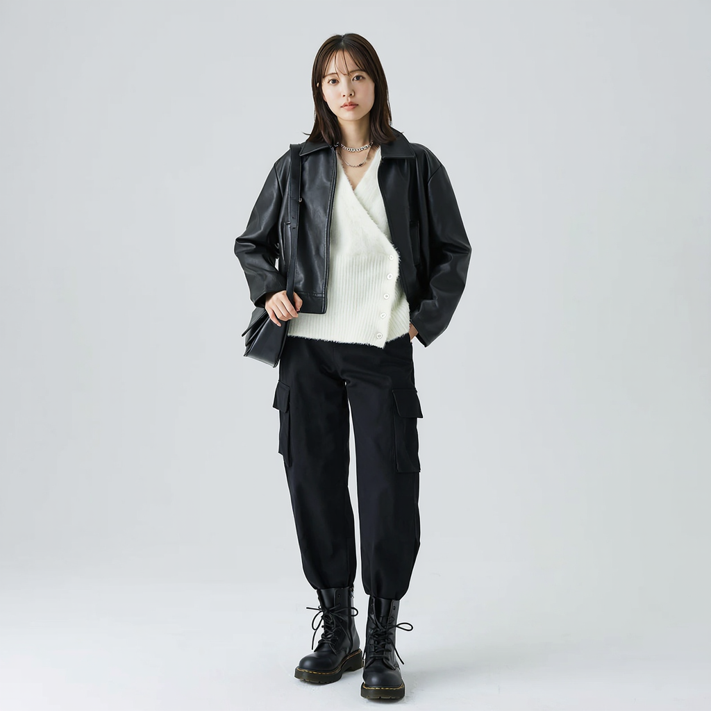 アシンメトリーボタン Vネックニット